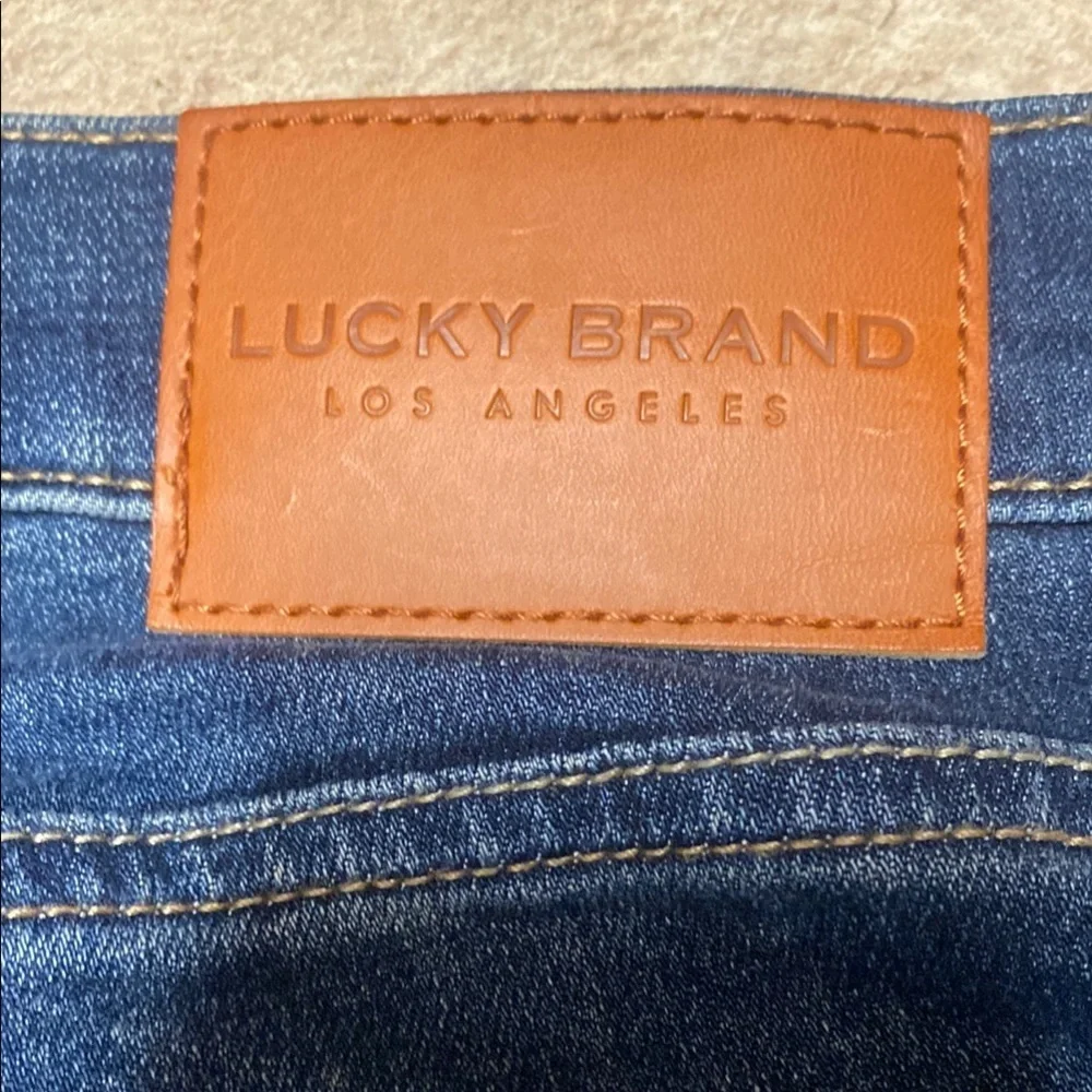 Lucky Brand Ava Mid Rise Size 8 Jeans with Rich Indigo Finish - Picture 9 of 11